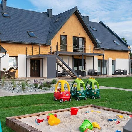 Roza Baltyku - Apartamenty I Pokoje A Dębki Buitenkant foto