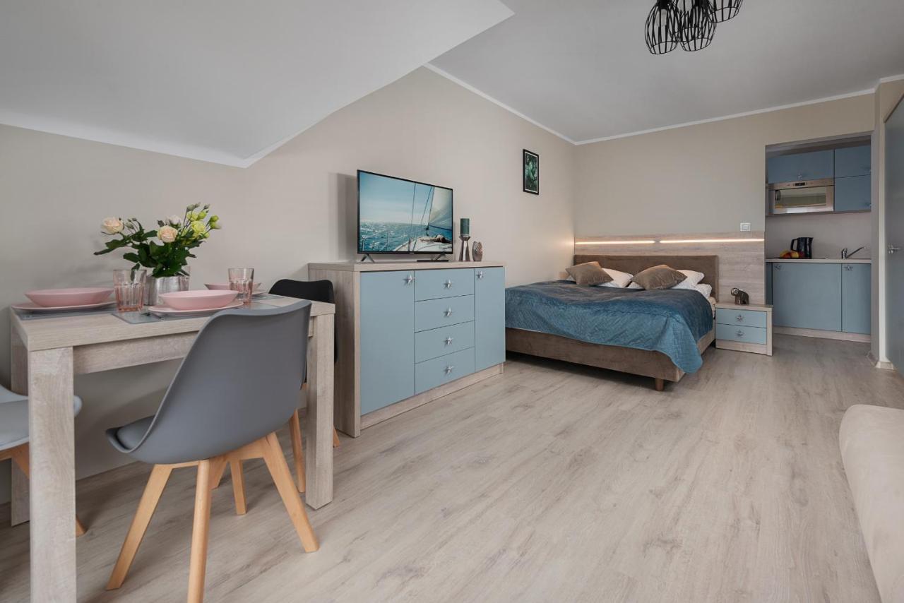 Roza Baltyku - Apartamenty I Pokoje A Dębki Buitenkant foto