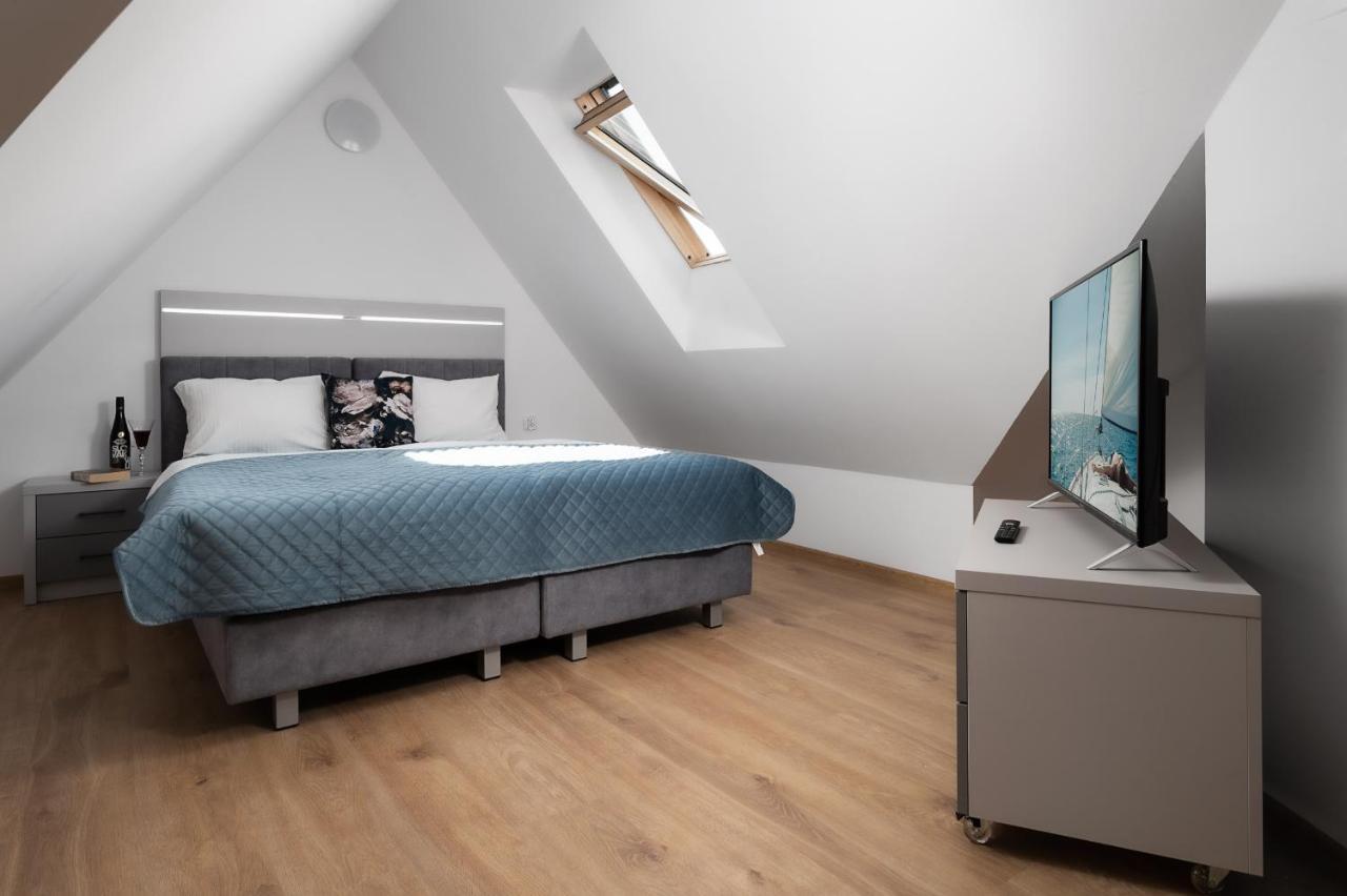 Roza Baltyku - Apartamenty I Pokoje A Dębki Buitenkant foto