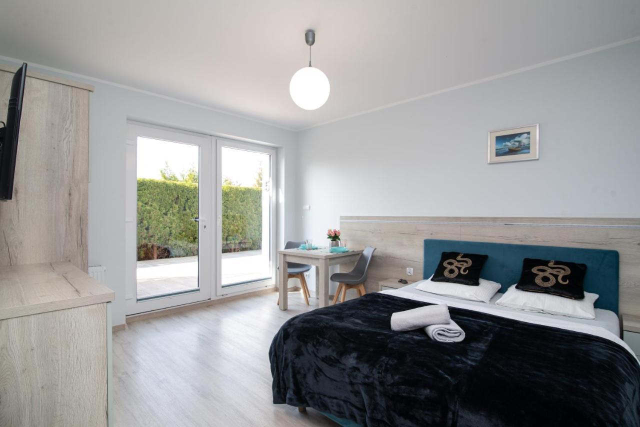 Roza Baltyku - Apartamenty I Pokoje A Dębki Buitenkant foto