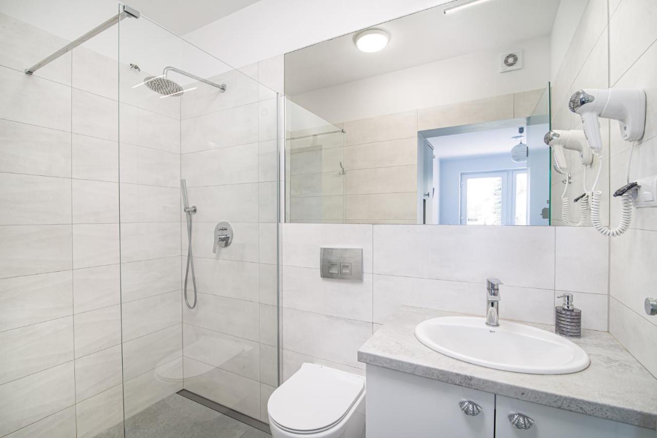 Roza Baltyku - Apartamenty I Pokoje A Dębki Buitenkant foto