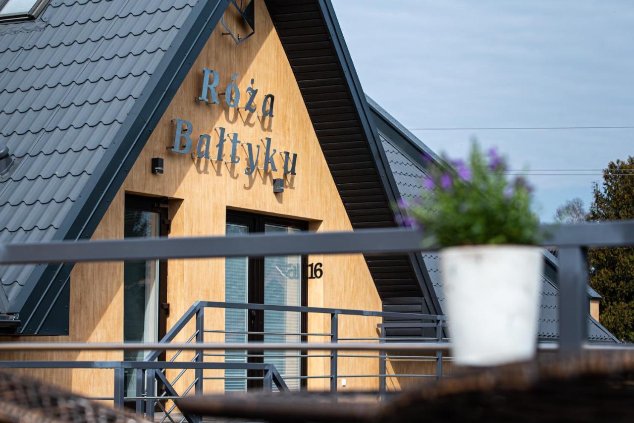 Roza Baltyku - Apartamenty I Pokoje A Dębki Buitenkant foto