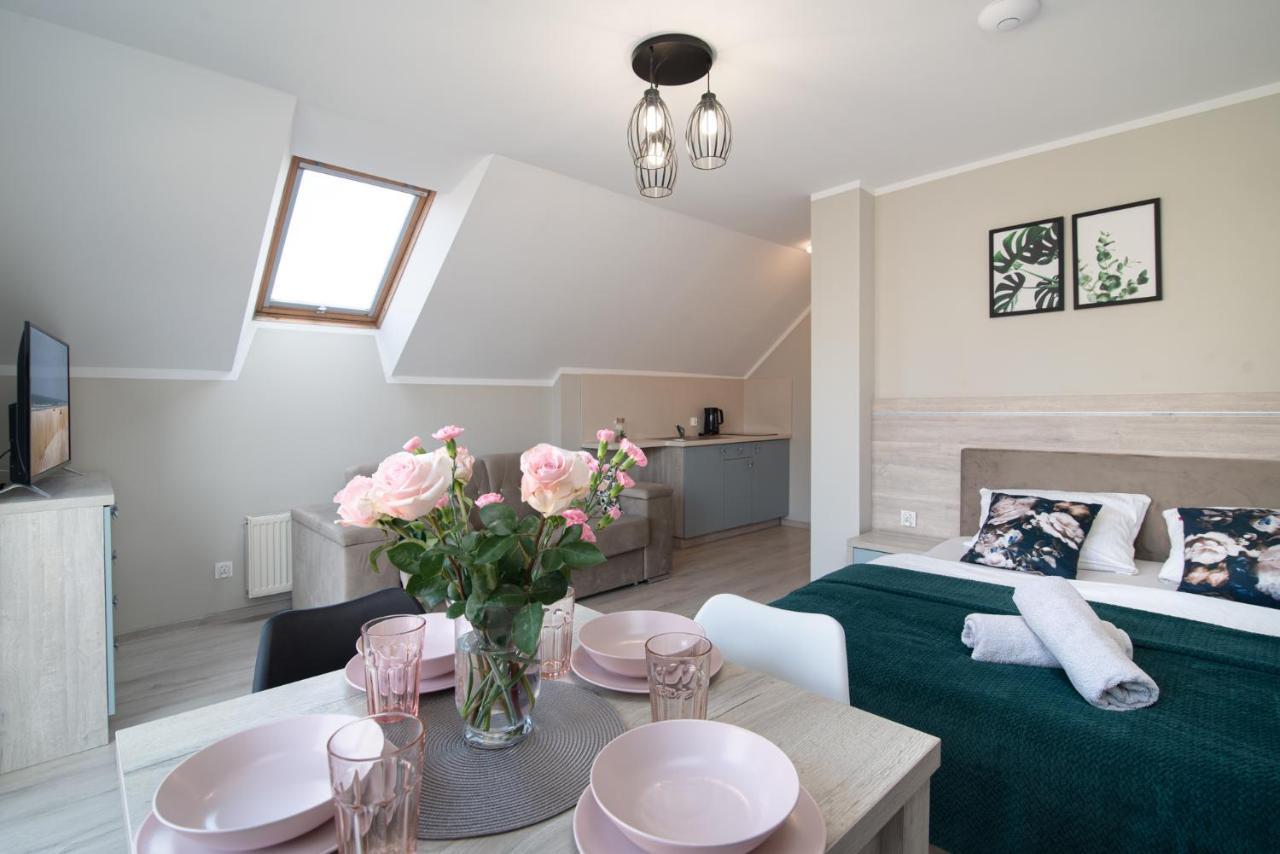 Roza Baltyku - Apartamenty I Pokoje A Dębki Buitenkant foto